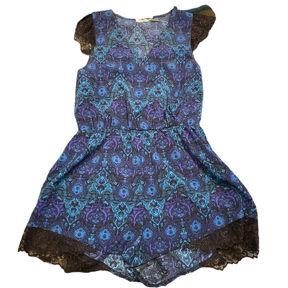 Kimchi Blue Urban Outfitters Blue Paisley and Black Lace Inset Romper Women M - Picture 3 of 9